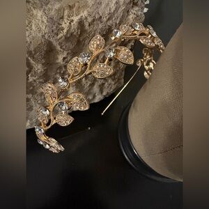 Elegant Gold Leaf Crystal Headband